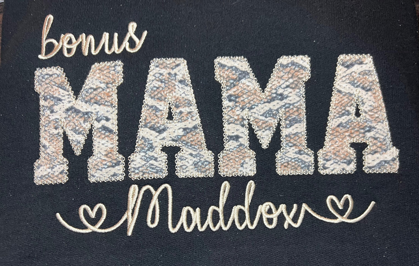 Bonus MAMA embroidered appliqué shirt